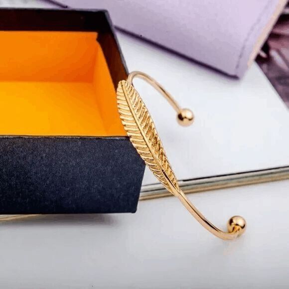 2/$21 Ladies Gold Leaf Dangle Bracelet - Picture 2 of 5